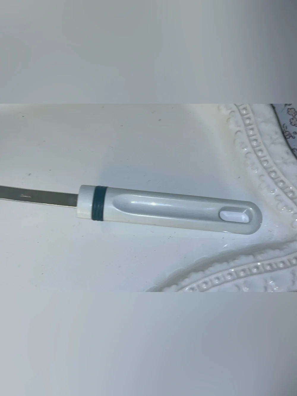 Slotted spatula turner Green and White Unmarked Vintage